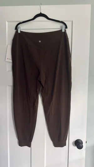 Lululemon Size 12 Align HR 26” Legging Joggers Short thumbnail 4