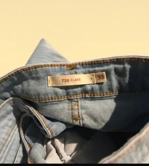 Levi’s Bell-Bottom Jeans thumbnail 3