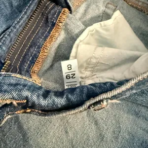 LOFT High-Waisted Raw Hem Denim Shorts Size 29 thumbnail 4
