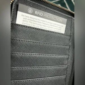 SIMPLY NOELLE JET SETTER WALLET black.NWT. thumbnail 12