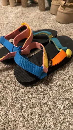 Teva Sandals thumbnail 2