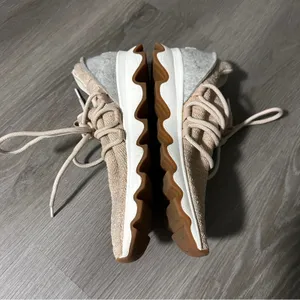 Sorel Kinetic‎ Lace Up Sneaker Tennis Shoes in Natural Tan/Blush Size 9 thumbnail 3
