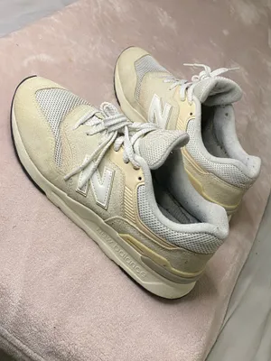 New Balance 997H Sneakers shoes size women 10 men’s 8.5 thumbnail 2