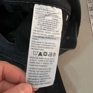 Levi's 🔥🔥 5/$25 sale 🔥🔥 Signature Curvy Straight Leg Jeans Black Size 20W thumbnail 6