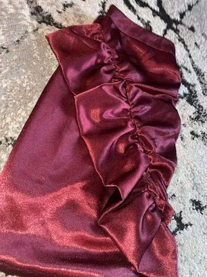 ⚠️SOLD⚠️Red satin mini skirt Size XS thumbnail 1