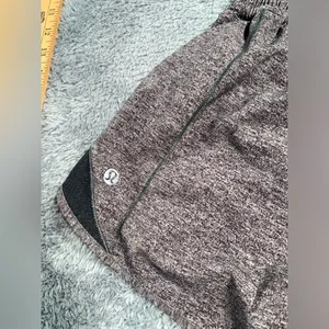 Lululemon athletica Hotty hot short long Heather Gray Athletic Shorts 4” size 6 thumbnail 10