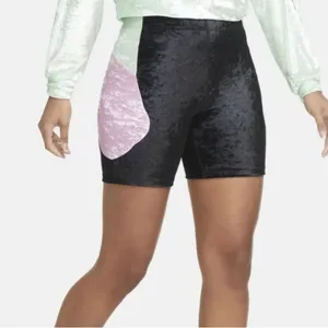 Nike Sportswear Women's Size Medium Velvet Bike Shorts‎ in Black NEW thumbnail 1