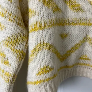 Stradivarius Crew Neck Knit Sweater Size Medium Yellow‎ and Cream thumbnail 5
