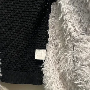 Fate Textured Black Vest with White Faux Fur Lining thumbnail 2