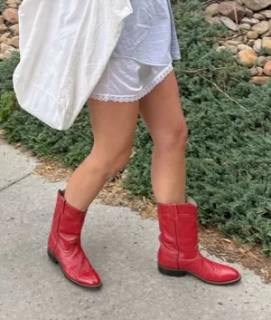 Vintage Charm red leather boots thumbnail 1