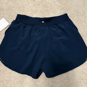Lululemon Find Your Pace Shorts, NWT! thumbnail 2