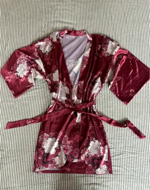 Amazon Bridesmaid Robe thumbnail 1