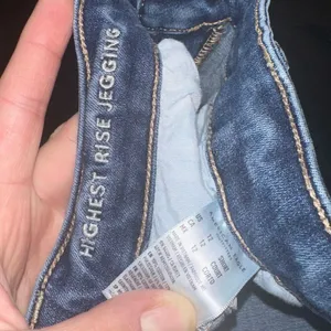 American Eagle highest rise stretchy jeggings mom jeans thumbnail 3
