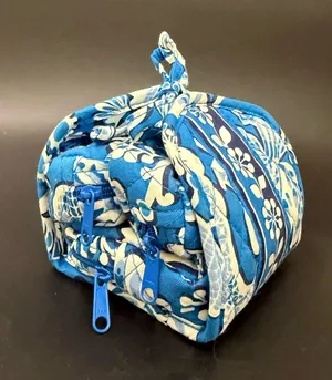 VERA BRADLEY Blue Lagoon Quilted Floral All Wrapped Up Jewelry Cosmetic Bag thumbnail 1