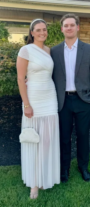 White dress Size M thumbnail 1