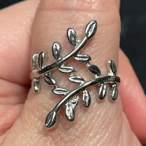 Olive Leaf Shiny Silver Tone Statement Ring Modern Minimalist Size 7 thumbnail 1