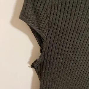 Garage Women’s Dark Green Knit Bodycon Short-Sleeve Shirt Size S (Used) thumbnail 3