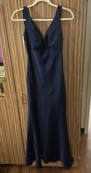Navy Blue Prom / Formal Dress thumbnail 1