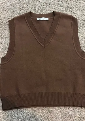 ZARA Sweater thumbnail 1