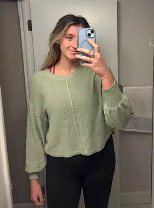 Green Light Weight Sweater Size M thumbnail 1