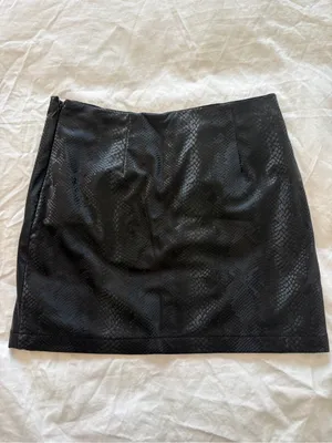 Juicy Couture Black Faux-Snakeskin Mini Skirt - Women thumbnail 2