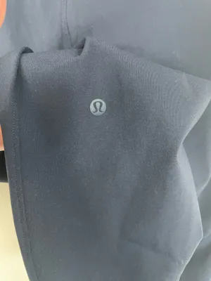 Lululemon On the Fly 7/8 Pant Travel Woven Size 4True Navy 56990 thumbnail 3