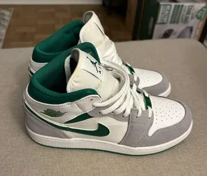 Air Jordan 1 Mid SE Grey Pine thumbnail 5