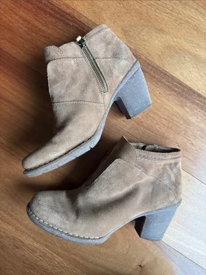 Clarks suede ankle boots thumbnail 8