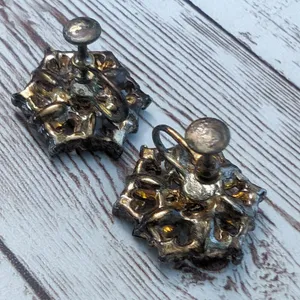 Vintage Screw On Earrings - Purple Gems and Faux Pearls - Poor Condition thumbnail 10