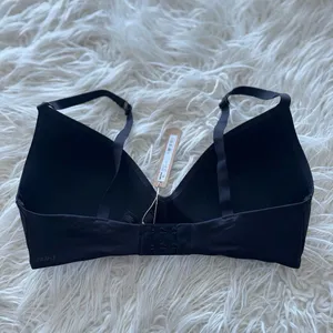 Skims Wireless Form T-shirt Bra Onyx Size 38D thumbnail 4
