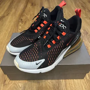 NIKE Air Max 270 Black/Bright Crimson-hyper Crimson lace up shoes sneakers thumbnail 2