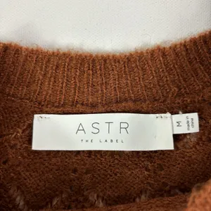 ASTR The Label Sweater Womens Medium Brown Acrylic Nylon Wool Crew Neck Pullover thumbnail 3