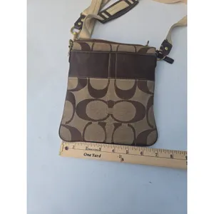 Coach Signature 41207 Swingpack Crossbody Shoulder Handbag Purse thumbnail 10