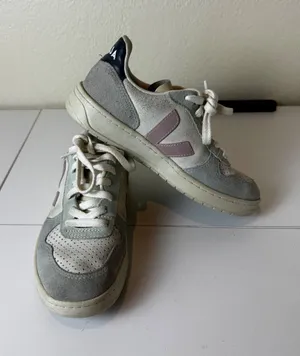 Veja‎ V-10 Suede Sneakers Women Size 5 Low Top Sustainable Casual Shoes thumbnail 1