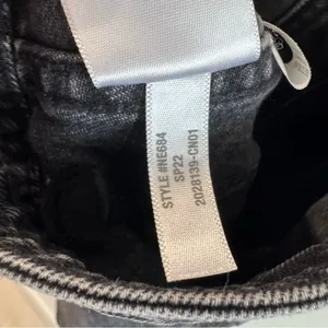 Madewell Denim High-Waist Button-Front Mini Skirt in Gilmore Wash Size 29‎ thumbnail 5