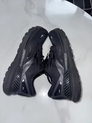 Brooks women’s Black Athletic Running Shoes extra. Wide(2E) thumbnail 8