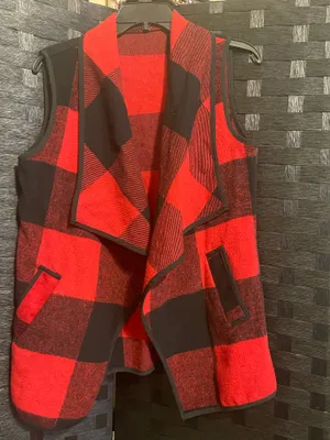 Super Cute Black and Red Buffalo Check Sleeveless Open Front Vest Size Medium thumbnail 3