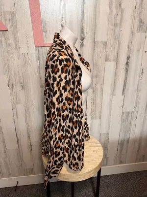 Victoria's Secret Leopard Print Button Up Pyjama Top Womens Size XL Sleepwear thumbnail 7