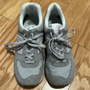 Women’s New Balance Shoes thumbnail 2
