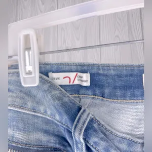 VIGOSS Women’s Straight Leg Light Wash Jeans thumbnail 5