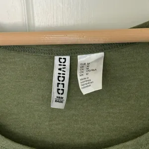 🛎️ Clearance H&M Divided Basic Green Tank Top Size Medium thumbnail 3