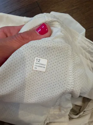 lululemon Fast and Free High-Rise Classic-Fit Split Short 3" Size 12 - C30-120 thumbnail 3