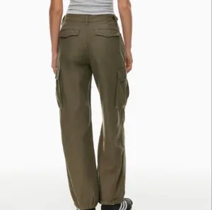 Aritzia TNA Cargo Utility Pant Size 2 thumbnail 3