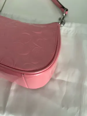 Coach Teri Shoulder Bag In Signature Leather With Heart Charm With Matching Wristlet thumbnail 12