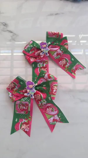 Adorable set of 2 Strawberry Shortcake-inspired hair bows thumbnail 3