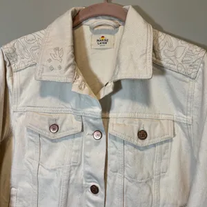 Marine Layer Women's Cream Denim Jean Jacket Embroidered Shoulder White Medium thumbnail 2