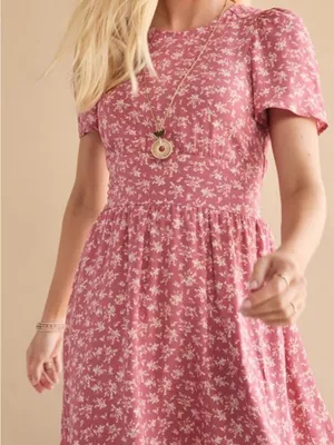 Francesca's Collections Dusty Rose Floral Midi Dress thumbnail 1