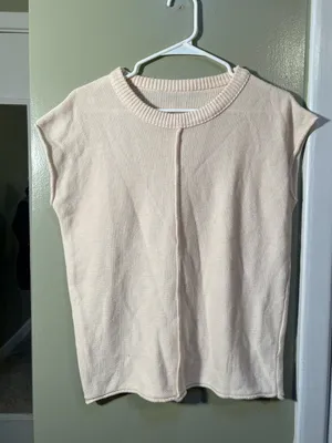 Women’s Size Medium Cap Sleeve Sweater Vest Crewneck Apricot Cream Orange RC6487 thumbnail 3
