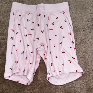 Skims Pink Limited Edition Ribbed Cherry Print Set Lana Del Ray Valentine thumbnail 3