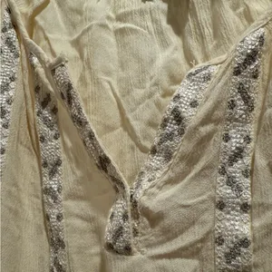 American Eagle Outfitters Cream Blouse with embroidered‎ Floral Accents Size XL thumbnail 2